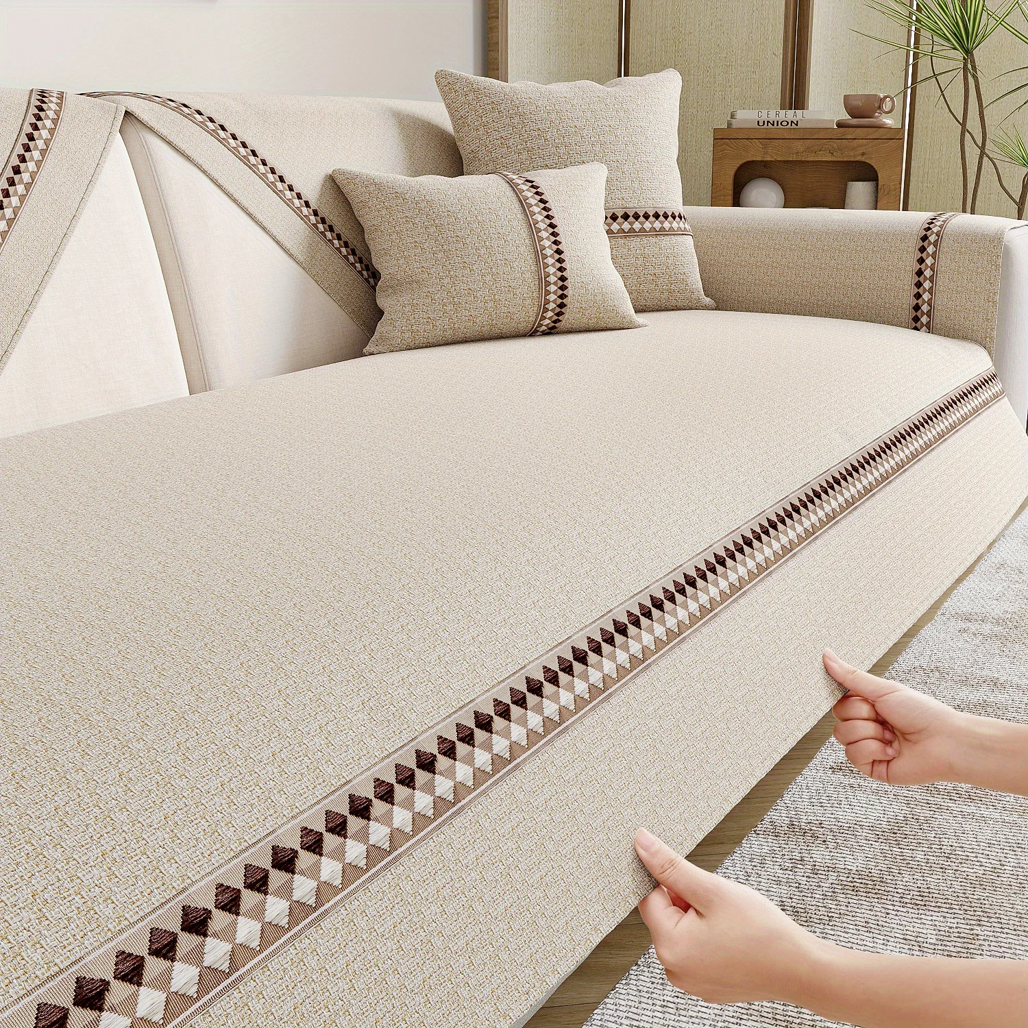 A solid color sofa cushion, a linen cushion for all seasons, and a non-slip cover cloth 3