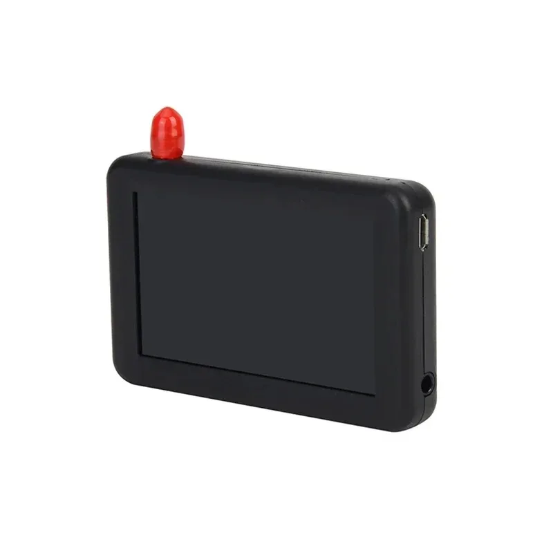 Moniteur FPV avec batterie intégrée, prêt pour session de vol FPV à faible latence.