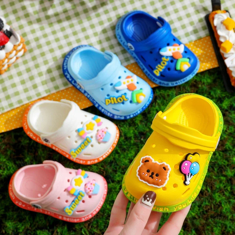 Zomer Kinder Sandalen Gat Kinderschoenen Slippers Zachte Anti-Slip Cartoon Diy Design Gat Baby Schoenen Zandstrand Voor Jongens Meisjes