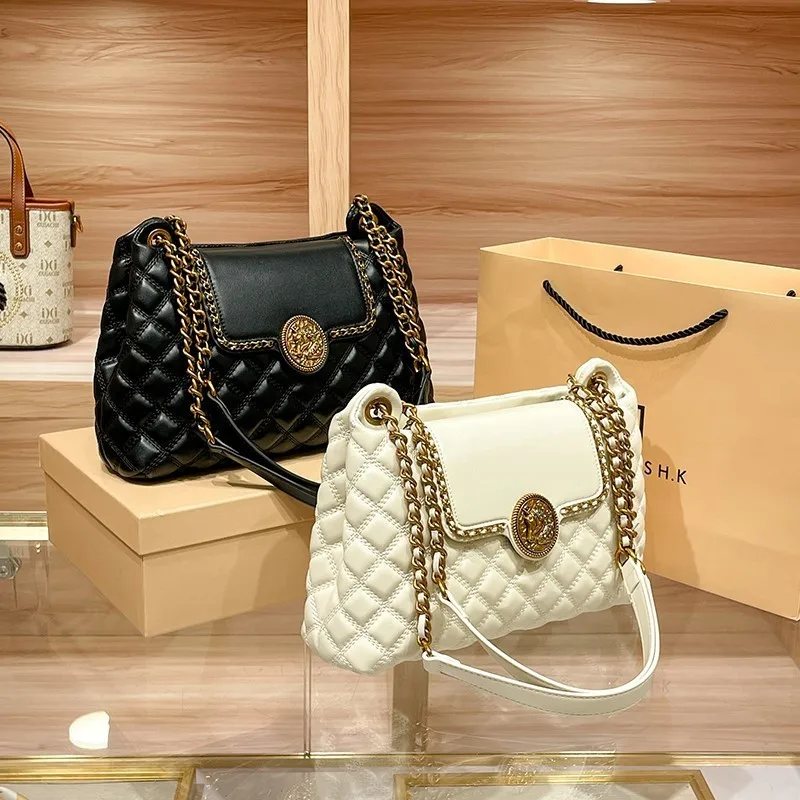 حقيبة سلسلة من الجلد الطبيعي للنساء في عام 2025، م...