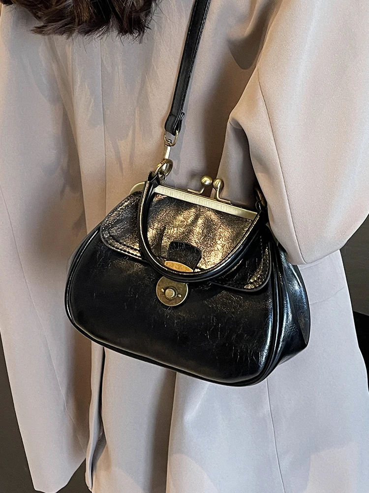 

Trendy Shell Tote Handbags and Purses Women Clip Shoulder Crossbody Bags New Ladies Messenger Bags High Quality