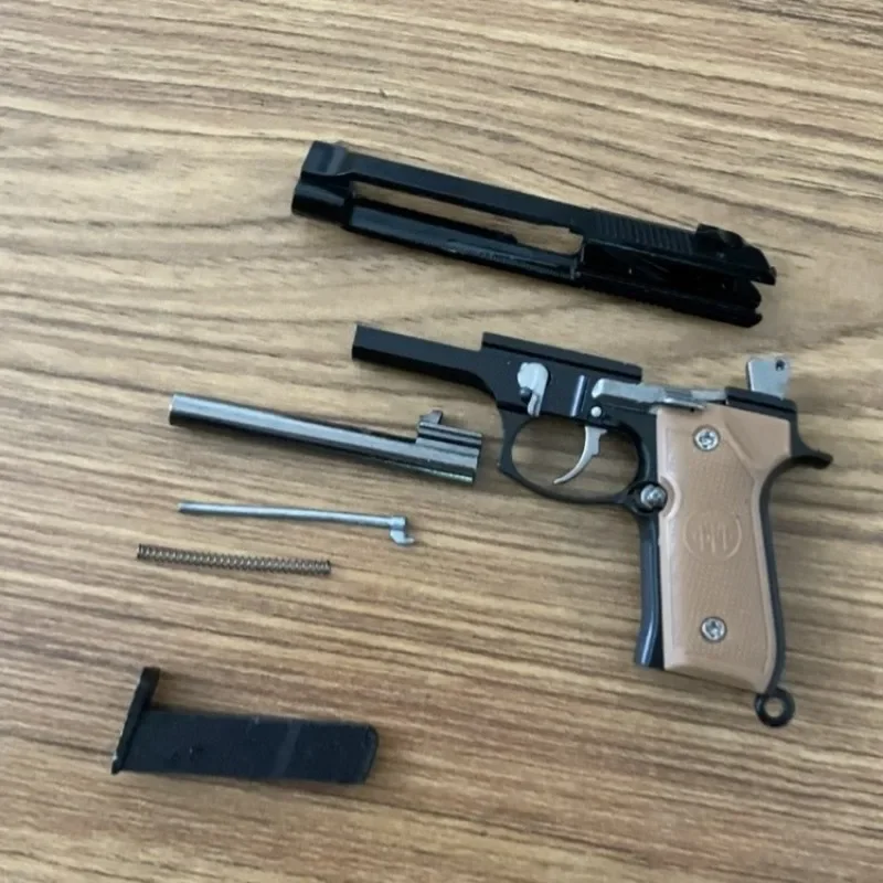 Alloy M92 Pistol Gun Keychain Toy 1:3 Scale Mini Gun Metal Keychain M92 Pistol Fidget Toy PUBG Gun Toy Gift Pubg Decoration Toys