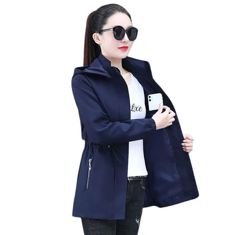 Женская ветровка Корейская версия на талии весна-осень 2023 модное тонкое пальто высокого качества повседневное пальто с капюшоном в западном стиле.