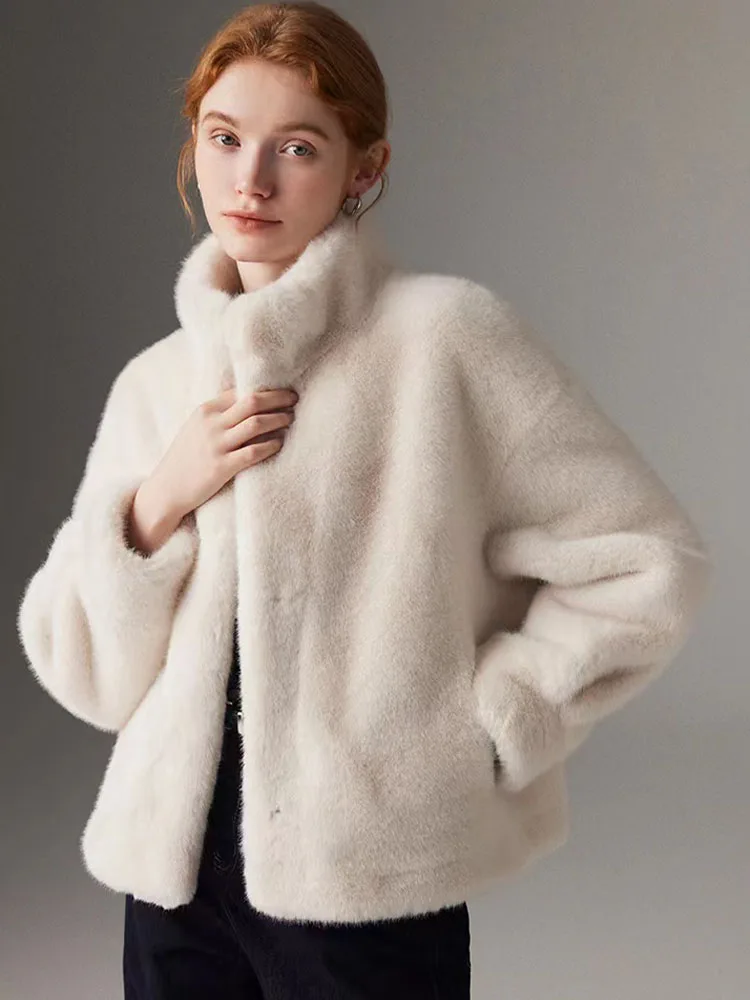 2024 New In Autumn/Winter Women's Fur Coat Faux Mink Fabric O-Neck Short Coat Fashionable Luxury High-End Outdoor Parkas