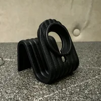 Station de charge pour Apple Watch au design minimaliste ondulé, compatible avec les séries Apple Watch 11/10/9/8/7/6/5/4/SE 5