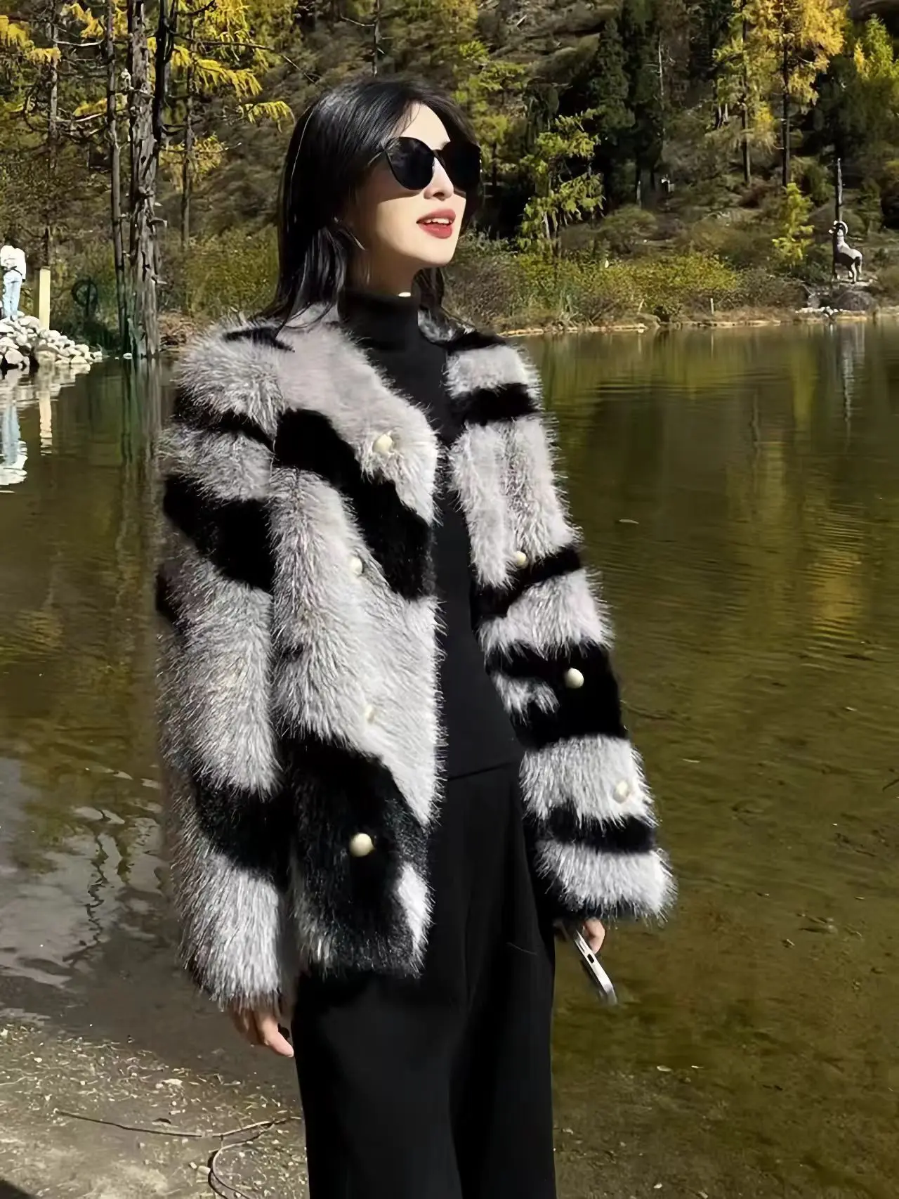 Hot Selling Zebra Patterned Fake Fur Coat, High-end V-neck Double Breasted Women's Fur Jacket, European Winter New 2024