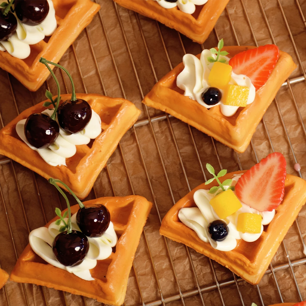 Künstliche Waffeln – 12 Stück, Gemischte Farben, Für Deko & Fotografie
