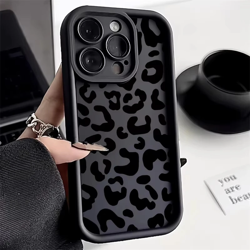 Leopard Print Phone Case - Stylish and Durable Design