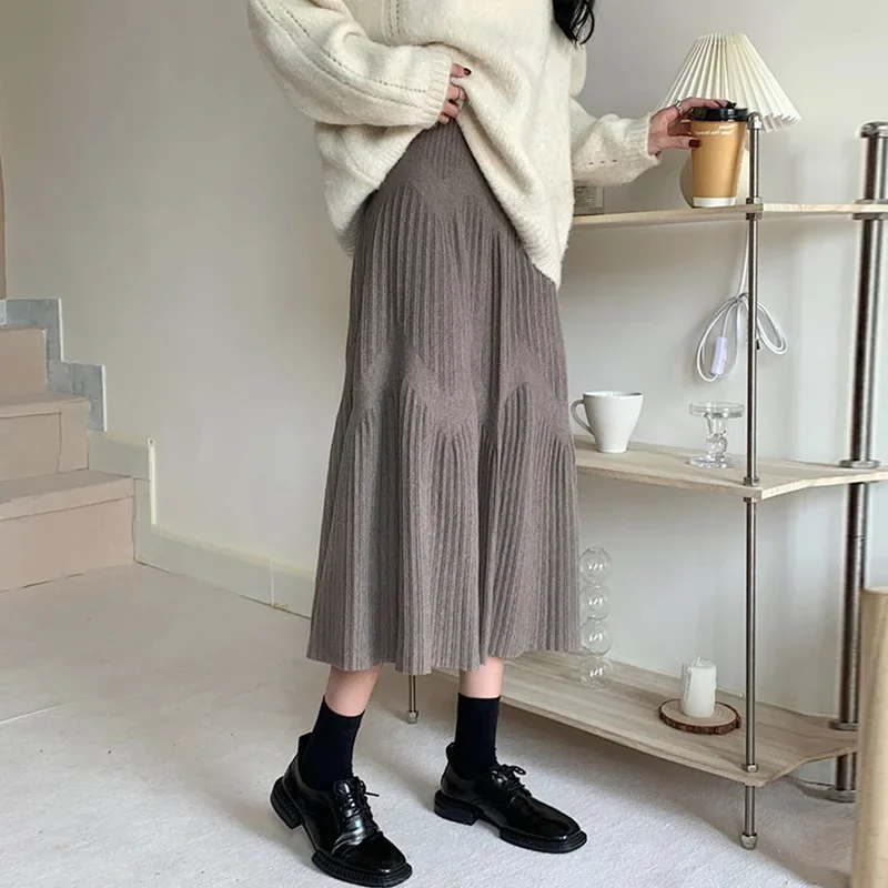 Maternity Knitted Midi Skirt Fashionable Autumn Winter Style A- Line Shape Slimming Large Hemline Suitable for Pregnant Women