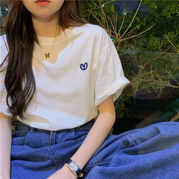 흰색 짧은 소매 여성 봄과 여름 새로운 2023 새로운 자수 간단한 디자인 느슨한 밑바닥 셔츠 탑