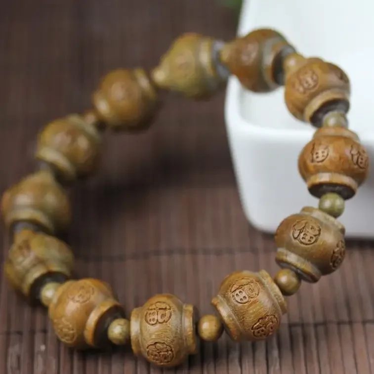 

Mencheese Green Sandalwood Lantern Bead Bracelet Carved Fu Character Buddha Beads Crafts Single Circle Men and Women Bracelet