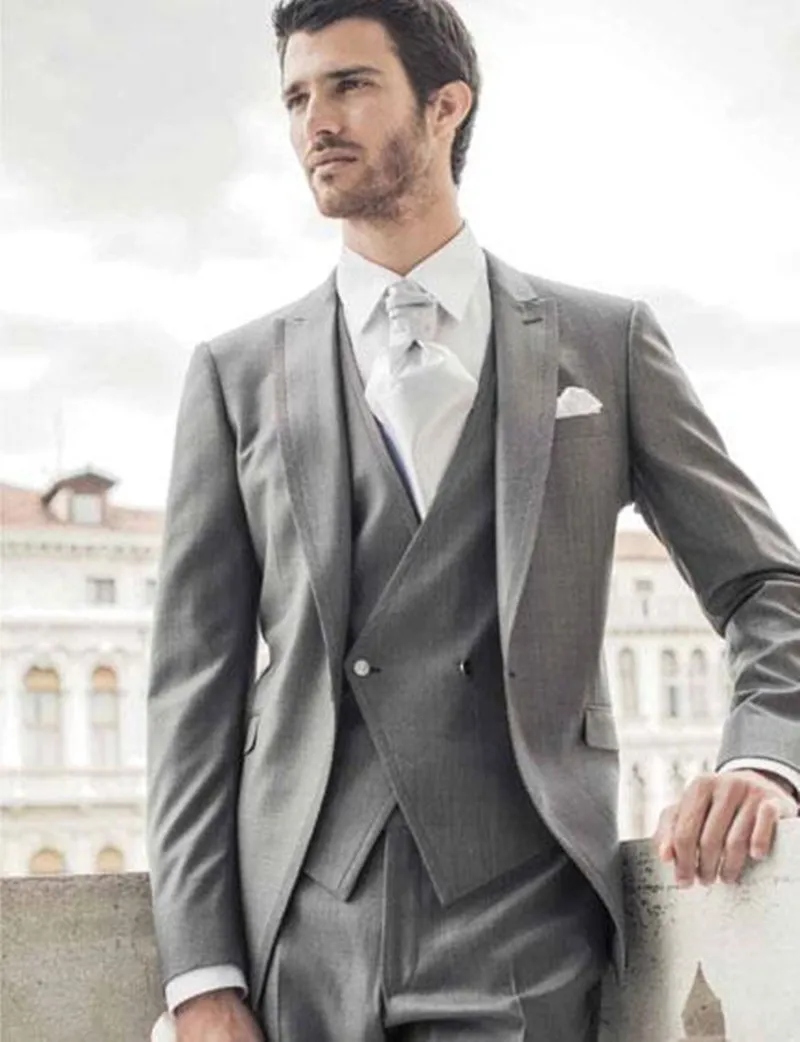 Grey Groom Italian Stylish  Tuxedos Fashion Groomsmen Dresses Best Man Mens Wedding Men Suits 3 Pieces(Jacket+Pants+vest+Tie)
