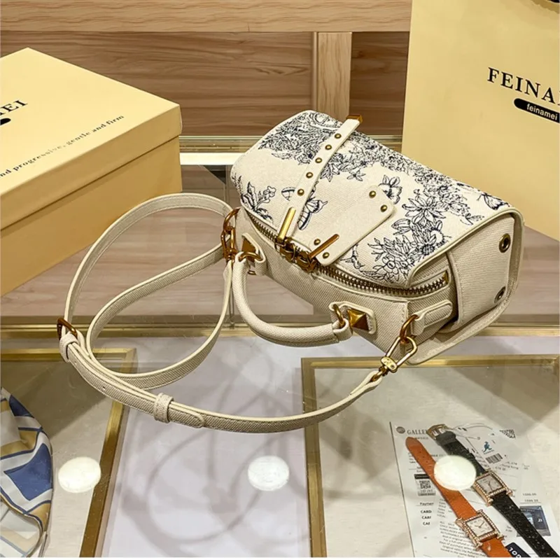 حقيبة يد نسائية ذات علامة تجارية فاخرة خفيفة 2025...