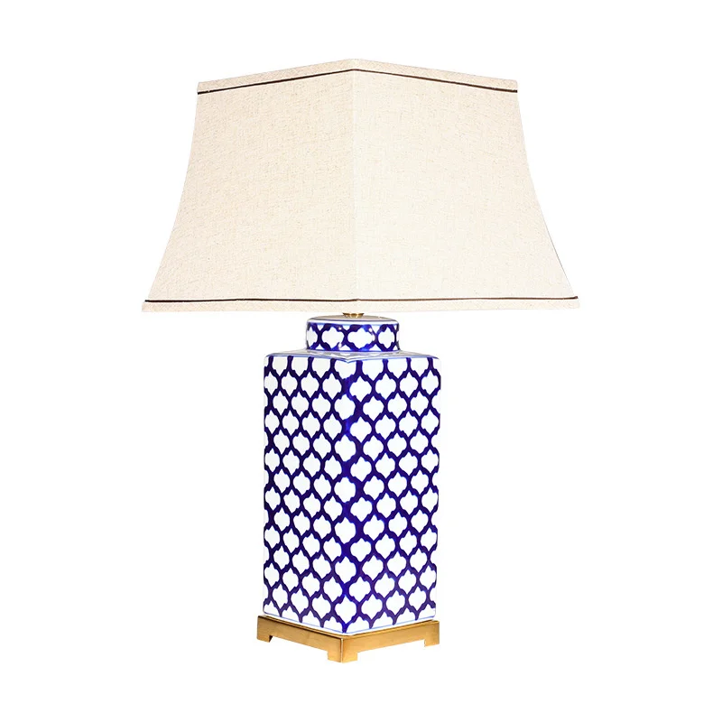 

Large Blue And White Lattice Ceramic Table Lamp Foyer Parlor Sofa Corner Post-modern Luxury Porcelain Desk Light D3202