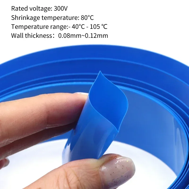 Deux tuyaux en silicone pour drone côte à côte, illustrant la taille et la flexibilité. Achetez un lot de tuyau en silicone pour drone - résistant et flexible, livraison rapide.