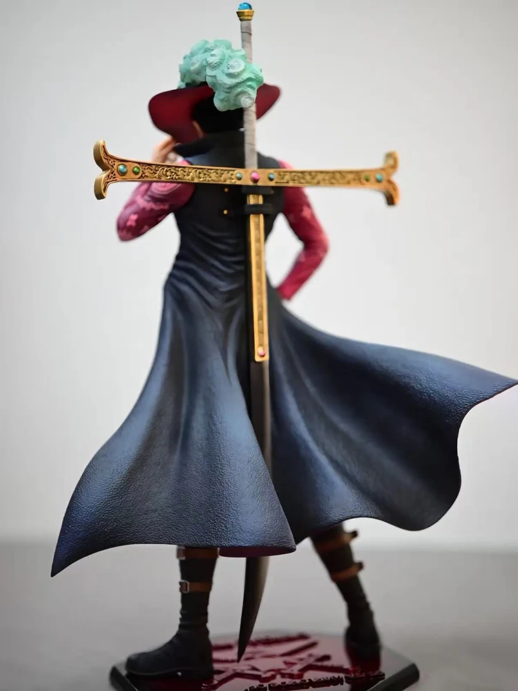 31cm One Piece Hawk-Eyes Mihawk Anime Warlord Figure Model