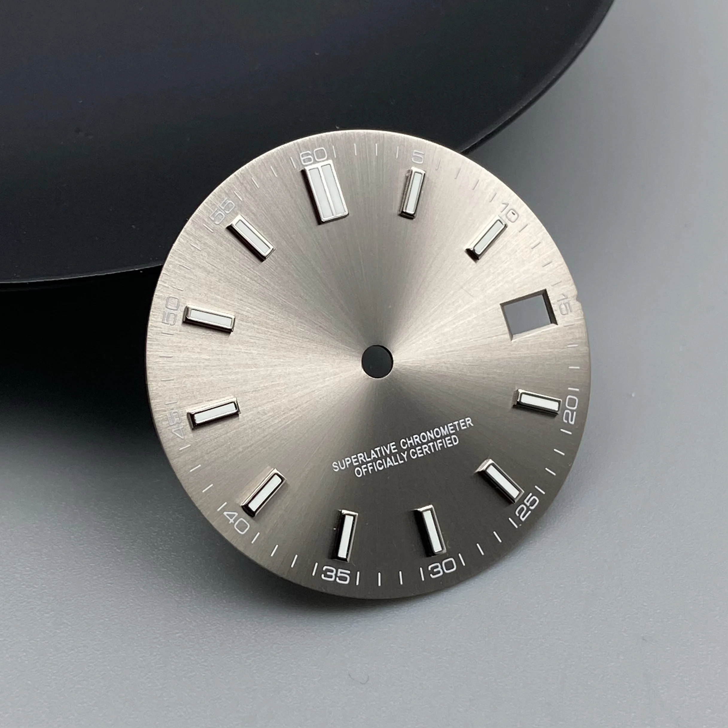 Green Luminous Date Dial for Automatic Watch Movements