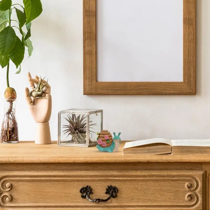 Outdoor Snail Statue Solar Snail Figurine Resin Animal Figurine Cute Table Ornament For Outdoor Yard Garden Decorations