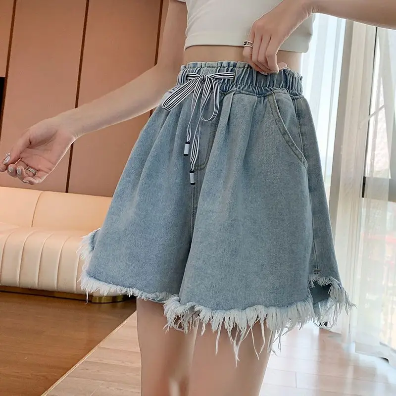 Рисунок 5 - Женские джинсовые шорты трапециевидной формы