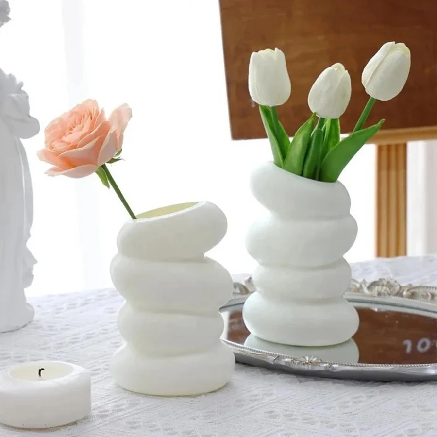 Modern Simple White Spiral Circle Vase Bedroom Study Living Room Coffee Table Desktop Art Ornaments Creative Flower Pot High Quality Plastic Material Not Easy to Break