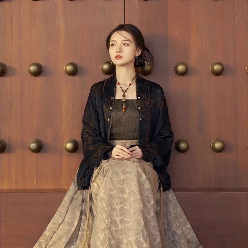 Рисунок 5 - Новый Ретро-комплект с топом и