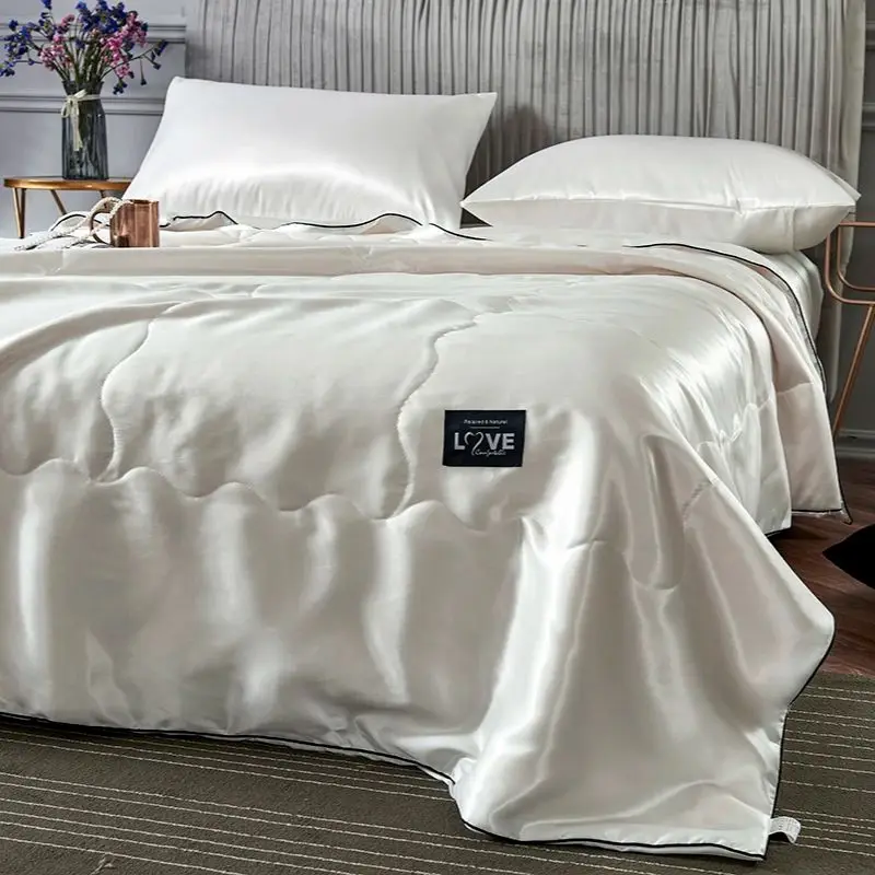 لحافات صيفية بيضاء مقاس 150 × 200/180 × 220 / 200...