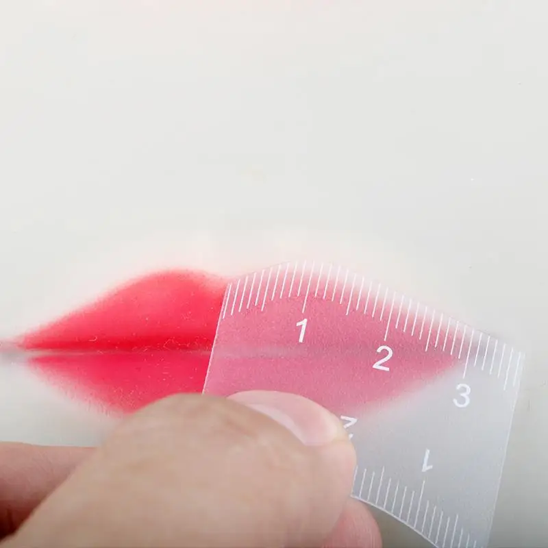 Stencil in Plastica per Rossetto, Strumento per Applicazione Facile del Trucco, Guida di Precisione Professionale per Uso Domestico e Principianti - immagine 3