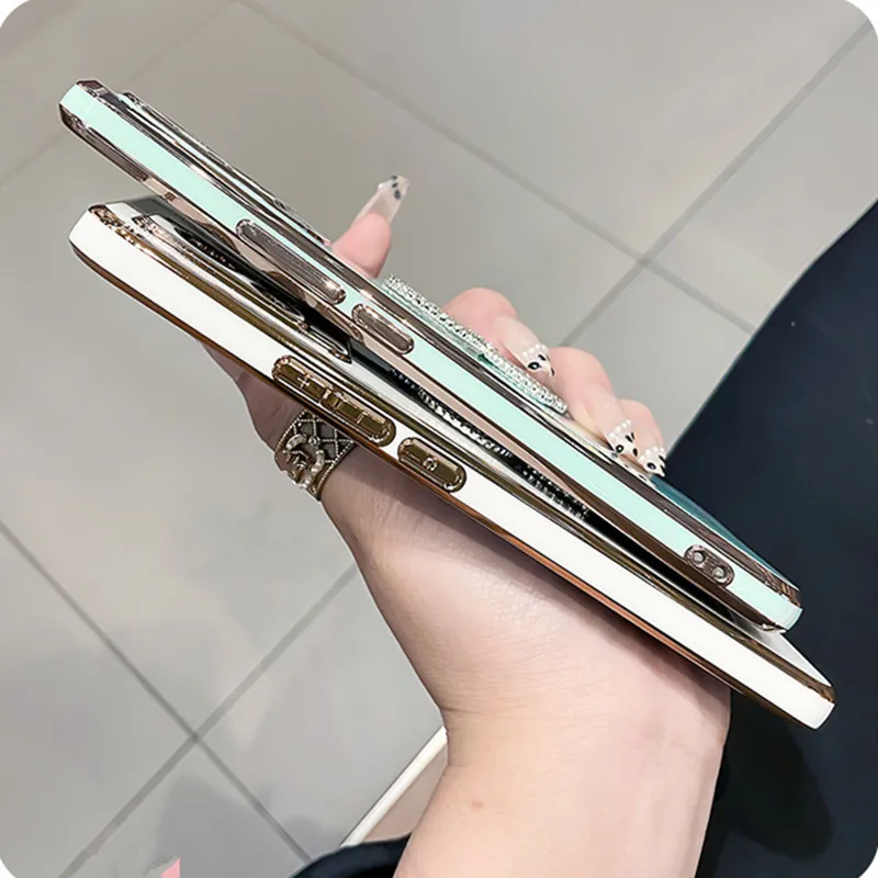 Coque de téléphone de luxe à paillettes avec nœud en diamant pour Samsung Galaxy S25 S23 Ultra Coque en silicone pour Samsung S24ultra S22Plus S21FE S20FE s10_voghion.com