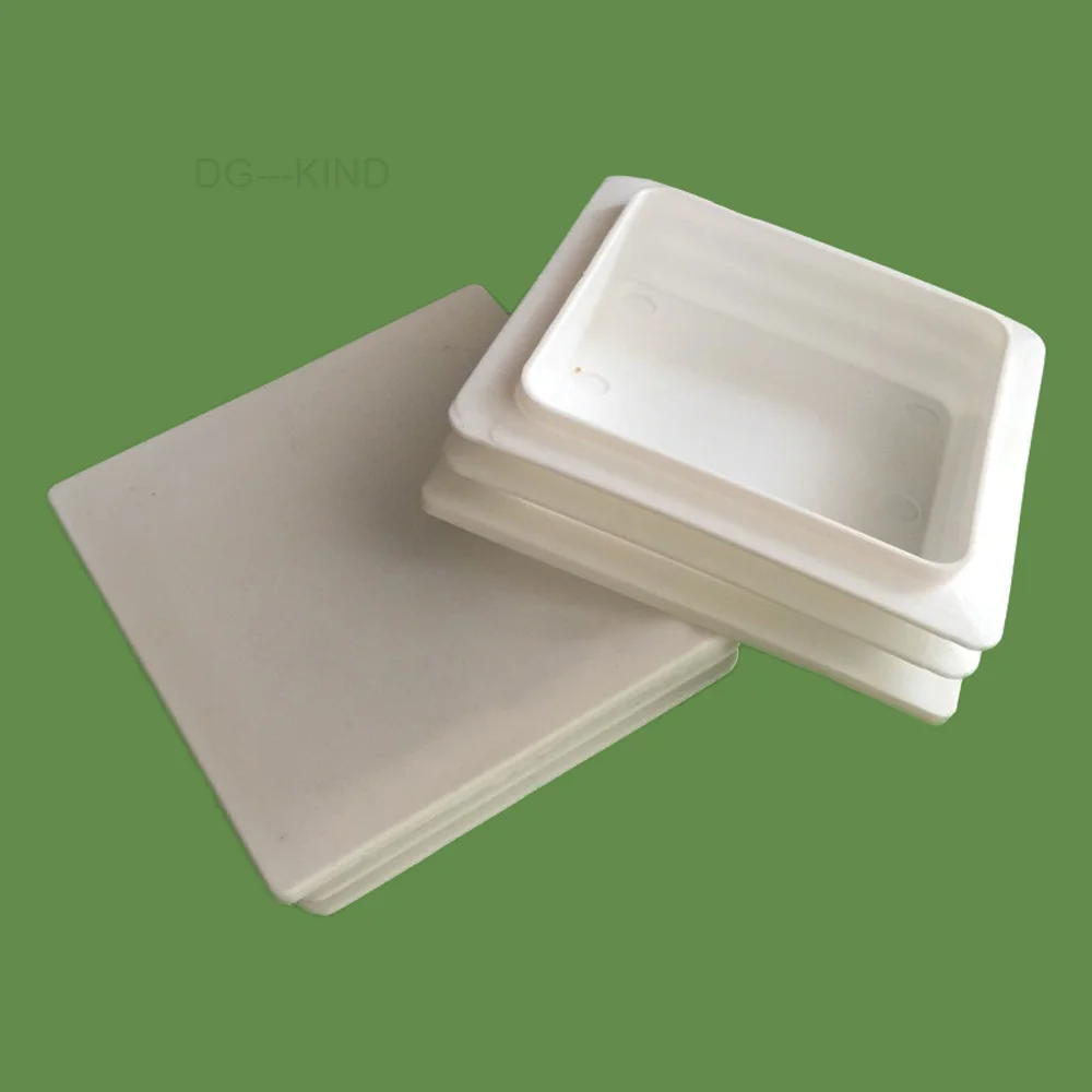 Рисунок 4 - черные/белые пластиковые квадратные