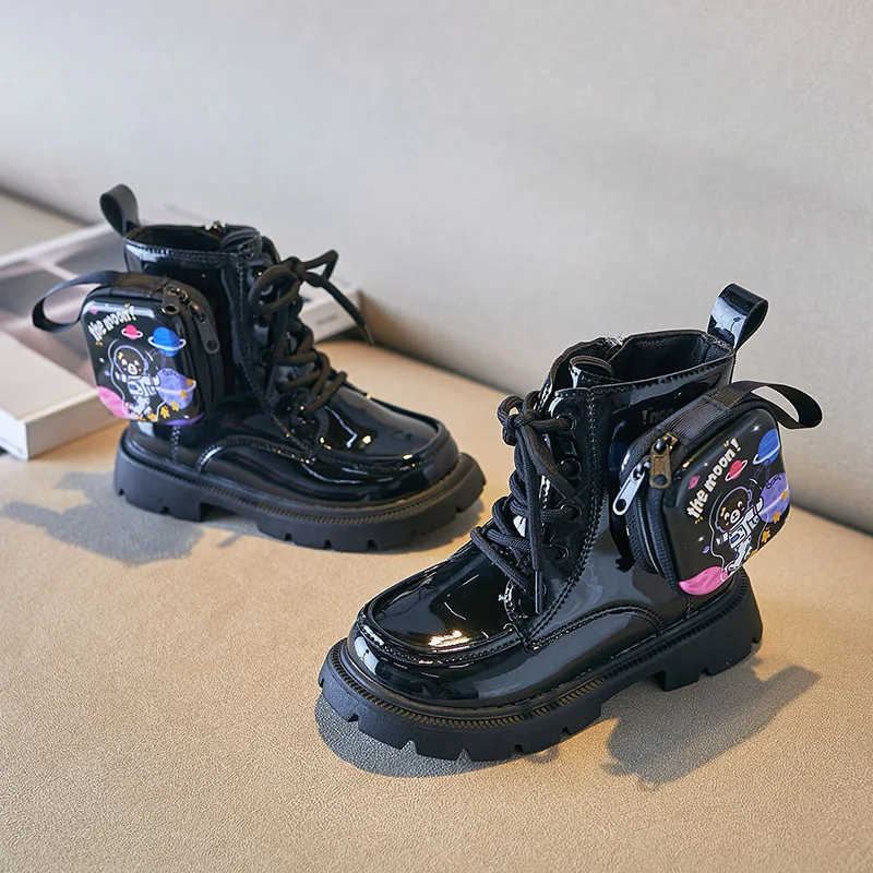 Botas 2024 Seitlicher Reißverschluss mit Tasche Kurze Stiefeletten Herbst Winter Mädchenmode Mädchenstiefel Britischer Stil Cartoon Kinder_voghion.com