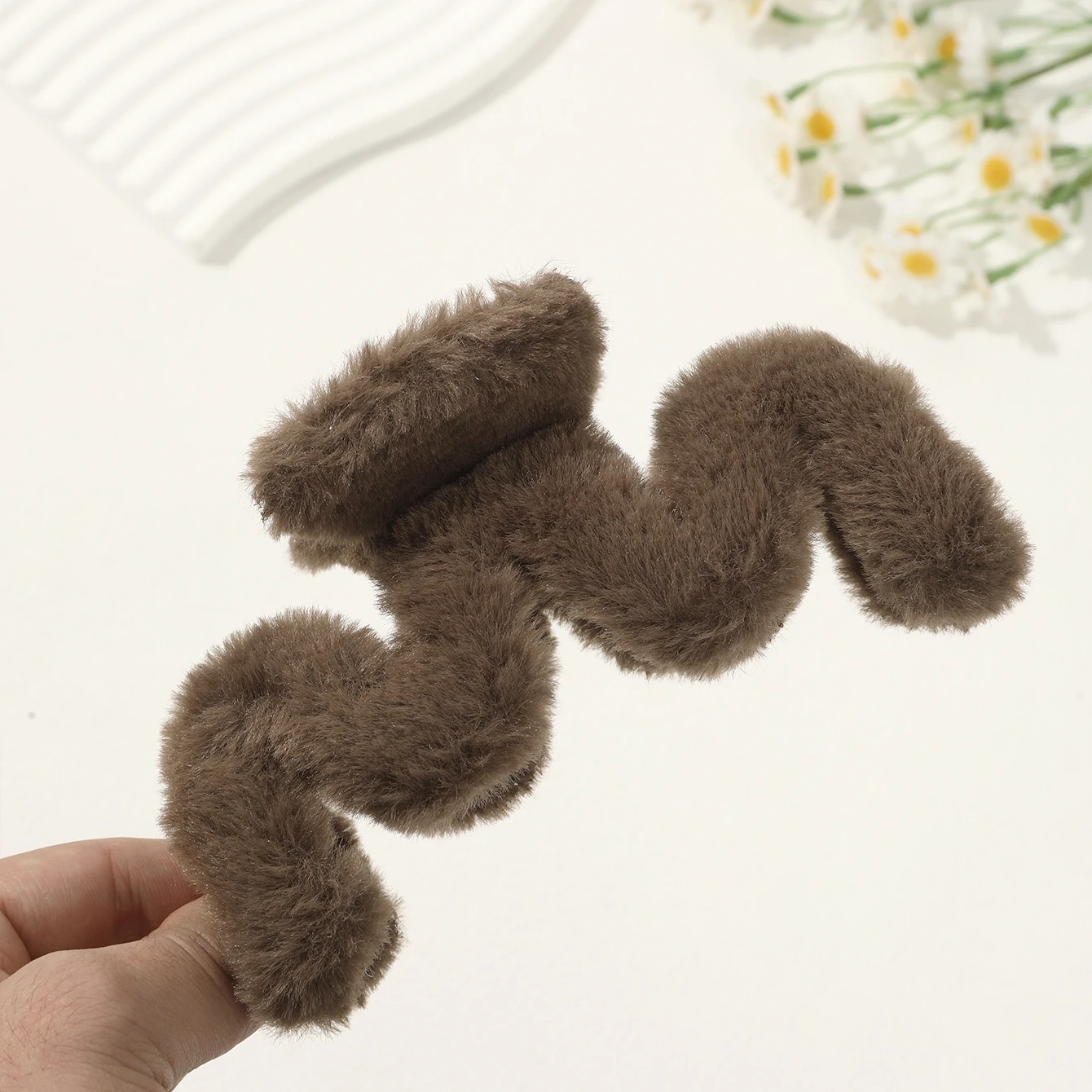 1pc Plush Winter Hair Claw Oversized For Thick Hair Back Of Head Bun Hair Clip High-End Furry Soft Warm Shark Clips For Women