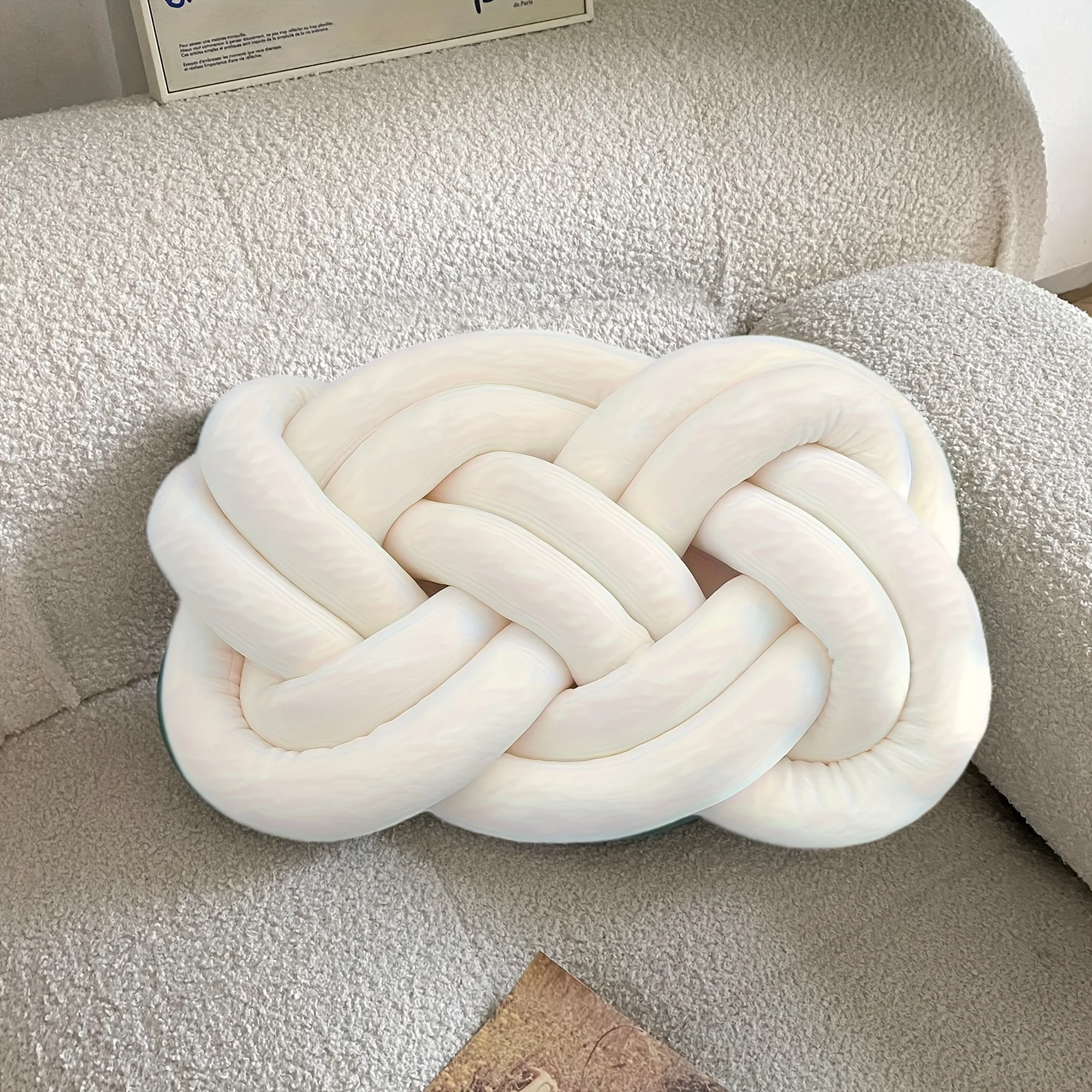 Knotted design pillow 5