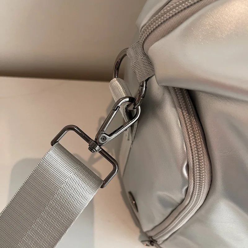 Damentasche Aus Weichem Leder In Kleinblau Für Sport Und Reise_voghion.com