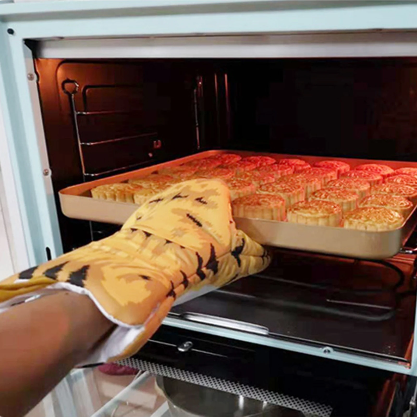 Multifunction Microwave Gloves Cat Shaped Thickened Heat Insulation Gadget for Barbecue Cooking Baking Cooking