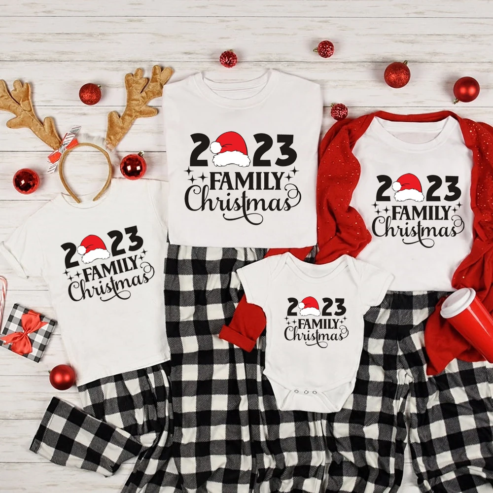 thumbnail image 4 of Camisas navideñas familiares 2023, trajes familiares a juego de algodón, camisetas para papá, mamá, niños, mamelucos para bebés, blusas a juego, ropa de Navidad, regalo, 4 of 5