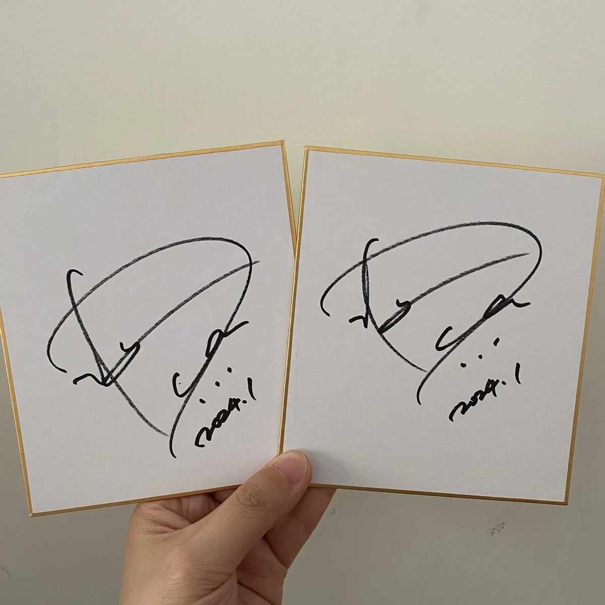 EXO D.O. サイン NexZ Signatures: Why the EXO DO Autographed Shikishi Card Is My Go