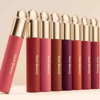 Rare Beauty Rouge à lèvres gel texturé, Fard à joues liquide mat naturel, Fard à joues coussin d'air effet purée de pommes de terre et Fard à joues poudre illuminatrice 3