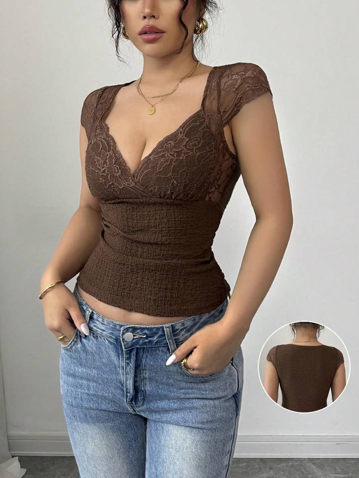 Elegant sexy coffee brown V-neck short-sleeved lace spliced ​​knitted jacquard spring and summer ladies T
