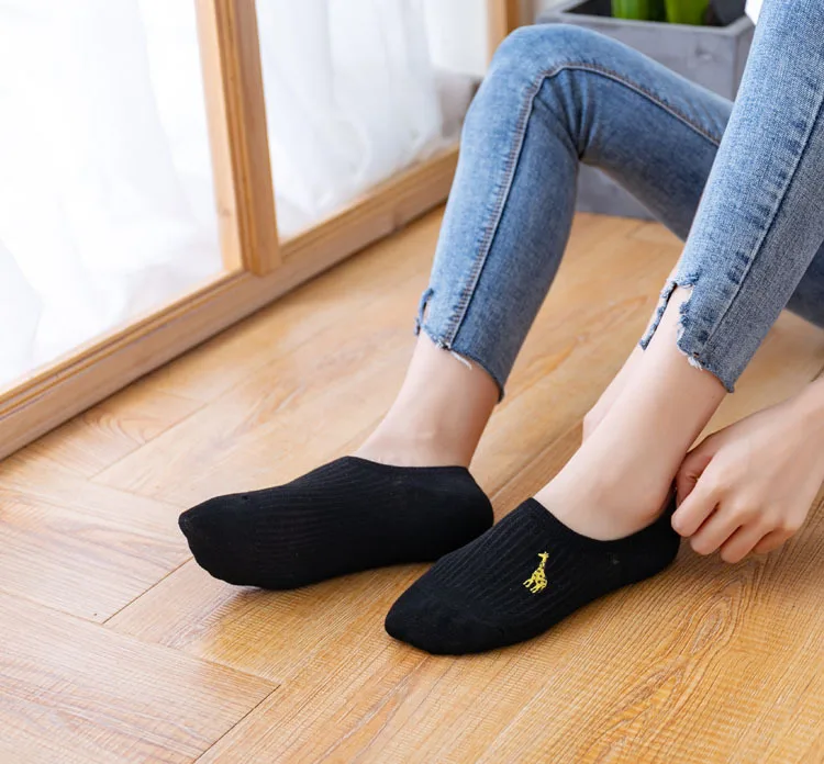 Cartoon Ankle Boat Socks   Women’s Embroidery Cute Slippers Girls Summer Thin Low Cut Silicone Non-slip Invisible No Show Socks for woman volor Womens footwear