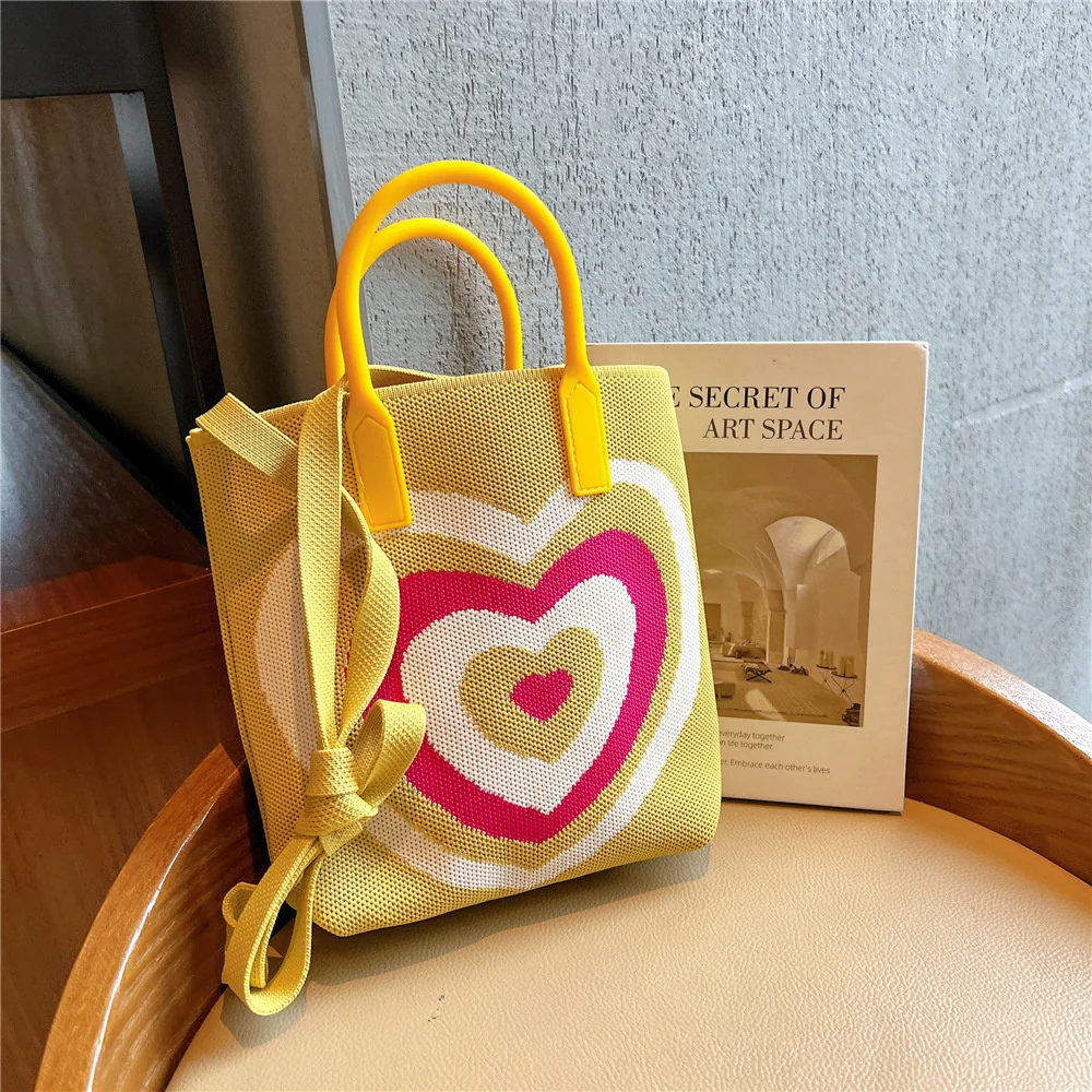 Acquista Mini borsa in tela con coulisse borsa a forma di fragola in cartone animato femminile borsa a secchiello scatola per il pranzo piccola borsa di stoffa borse per alimenti da donna