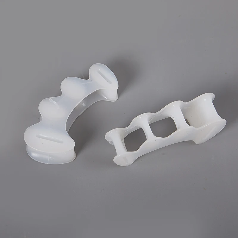 Toe Separators Toe Corrector Toe Spreader Finger Toe Separator Toe Protectors Ingrown Toenail Corrector 2Pcs = 1Pair Hard Silicone Toe Finger Separator 3 Hole Hallux Valgus Orthopedic Spacers Bunion Overlapping Hammer Foot
