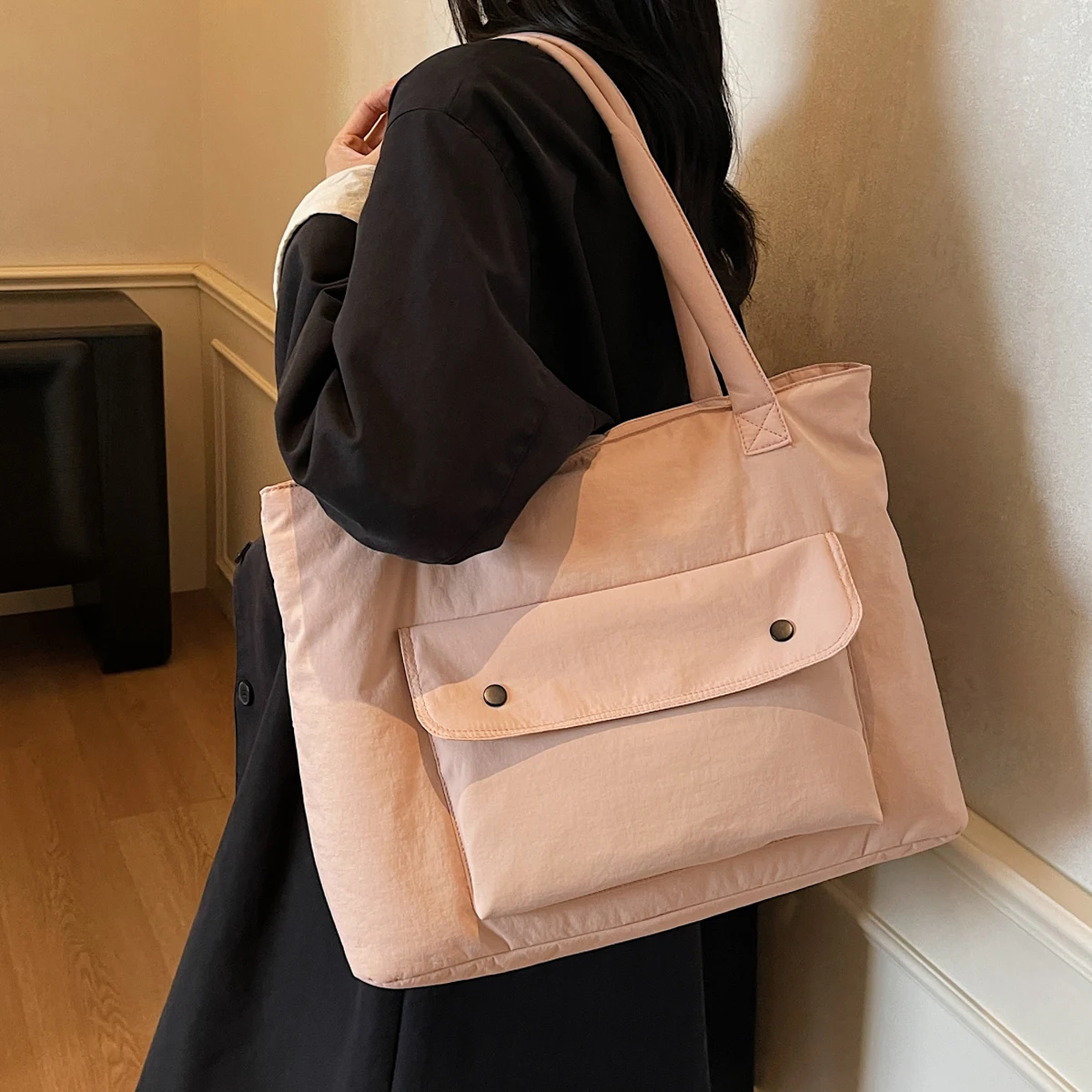 Tote Bag with Large Capacity for Women Commuting to Work, College Students Attending Classes, Shoulder Bag, 2025 New Style, High-End, Lightweight Canvas Bag for Work
