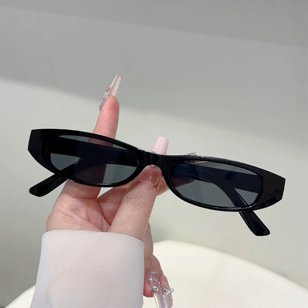 Vintage Kleine Rechteckige Sonnenbrille für Damen und Herren Y2K-Stil Schmaler Rahmen Retro Trendige Sonnenbrillen Mode Streetwear Eyewear UV400 – Detail 4