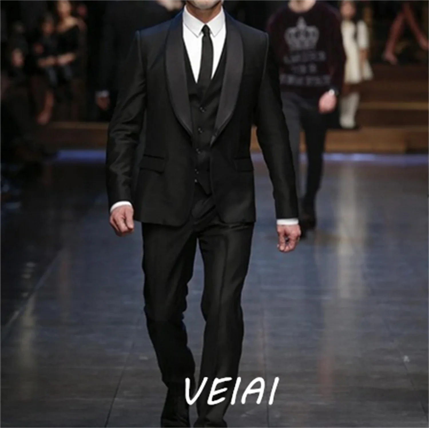 

New Arrival Shawl Collar Celebrity Party Tuxedos Suit For Men Custom Made Men's Wedding Prom Suit (Jacket+Pants+Vest+Tie)