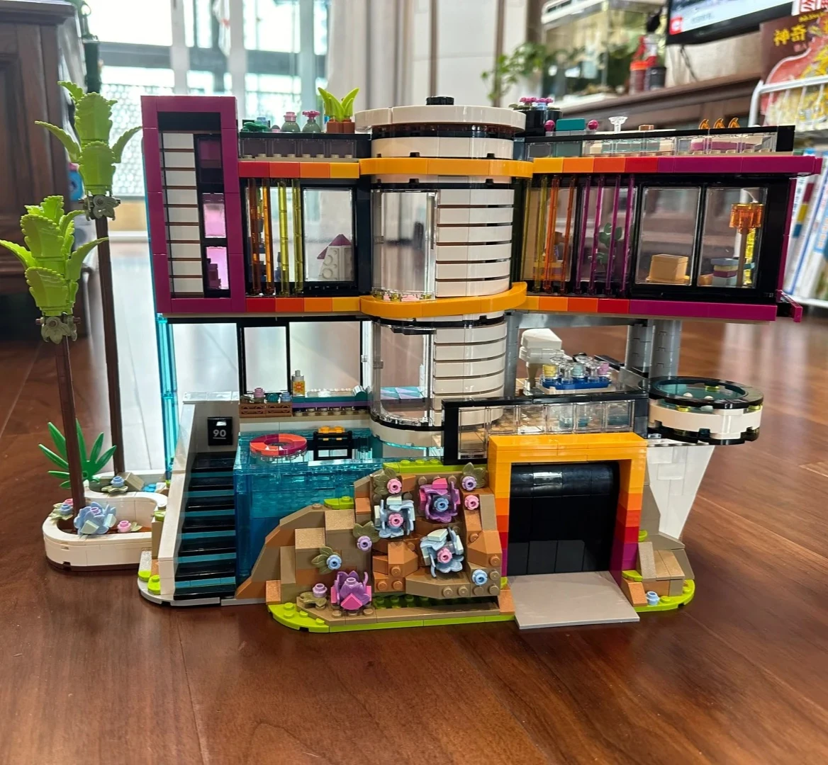 مكعبات بناء قصر الأحلام العصري (2275 قطعة) – طراز...