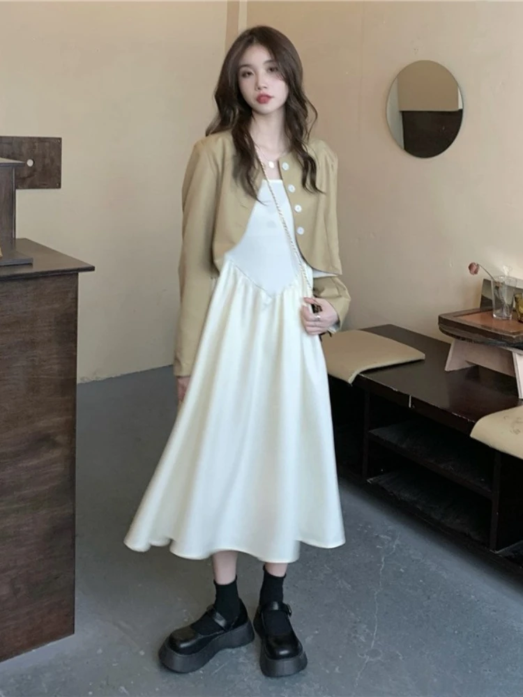 

2022 Spring New Design Sense Small Suit Back Strap Coat + Waist Knitted Stitching French Suspender Skirt Solid
