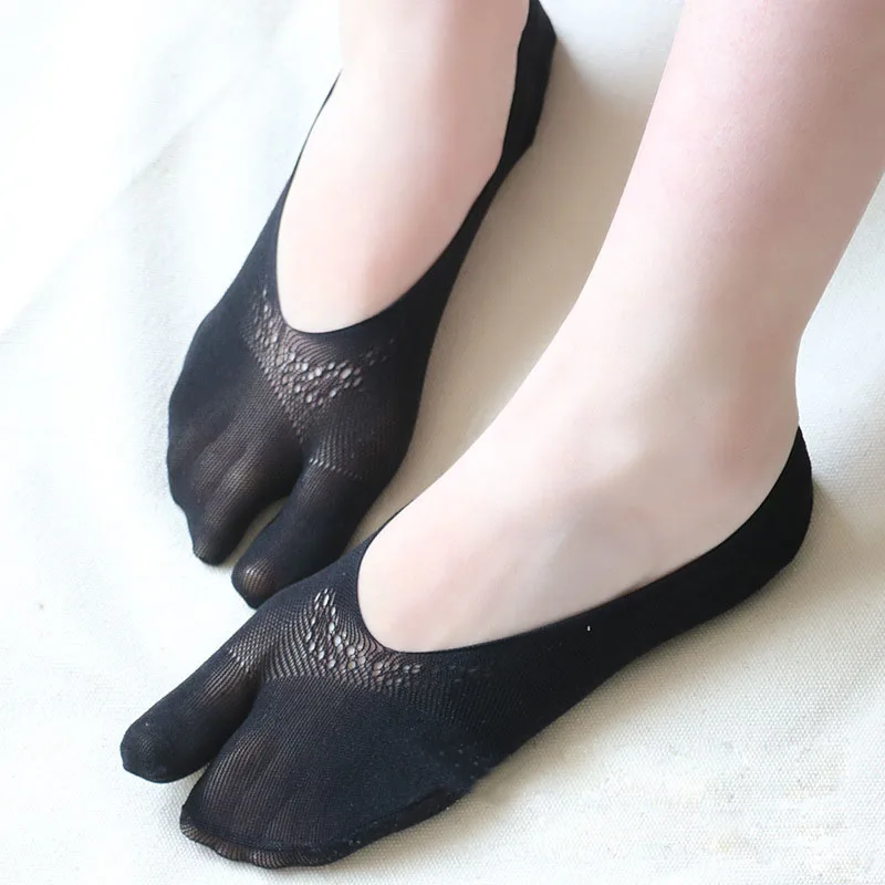 Рисунок 5 - Носки женские шелковые с пальцами