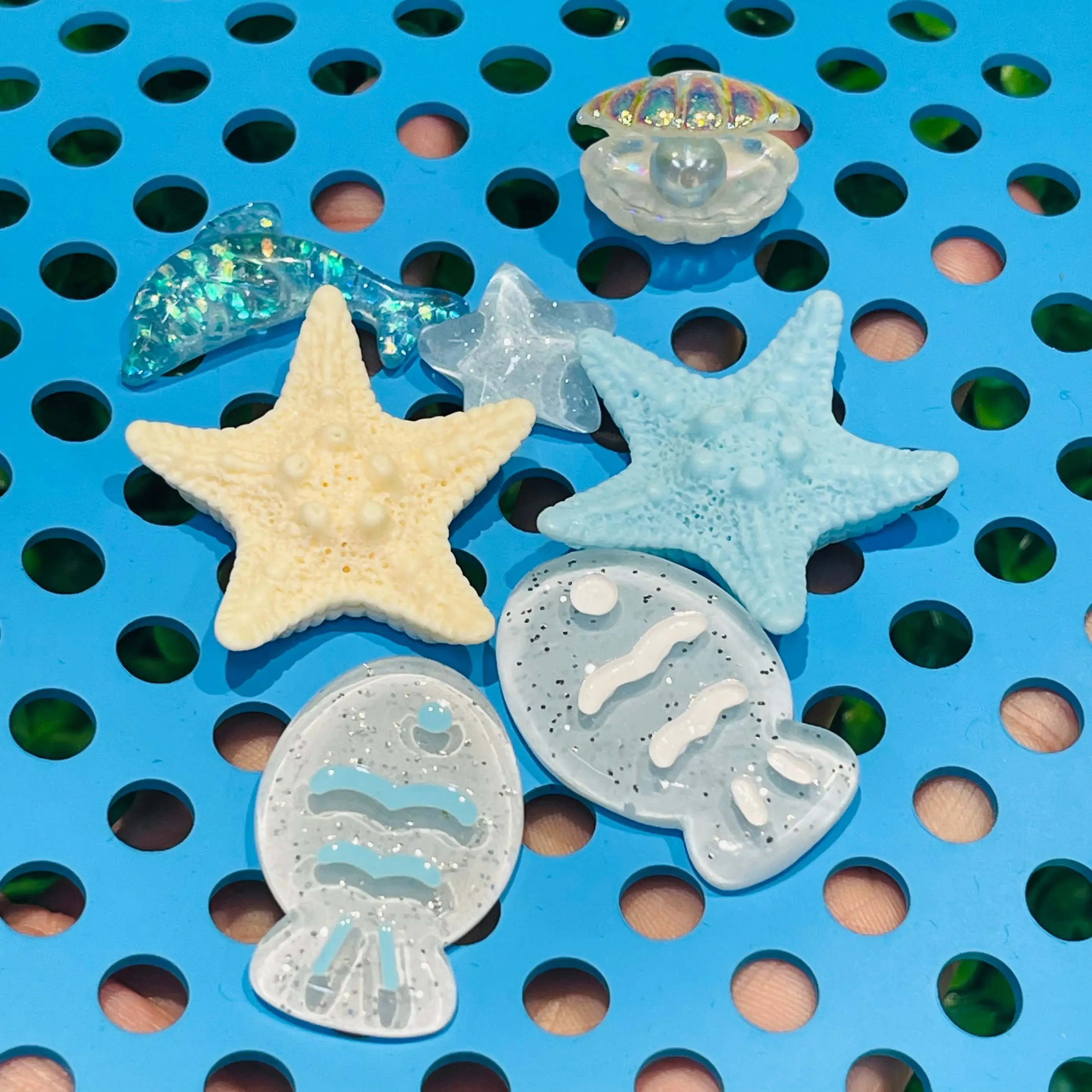 1-7PCS 여름 바다 물고기 돌고래 불가사리 쉘 진주 수지 구두 매력 나막신 핀 정원 신발 단추 액세서리 장식