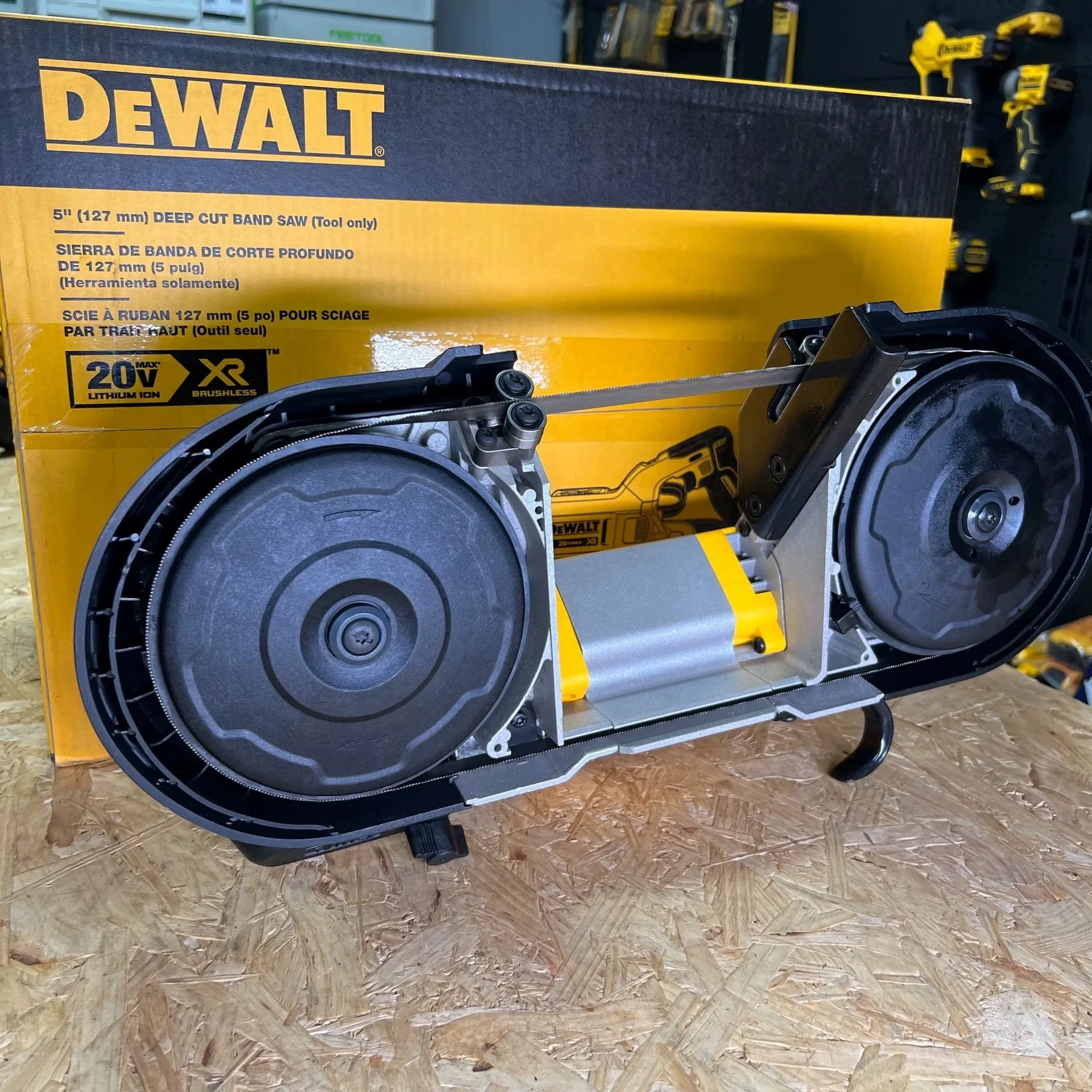DEWALT DCS374 Cordless Brushless Deep Cut Band Saw Cutting Capacity Portable Metal 20V Electric Saw Machine For Woodworking 4