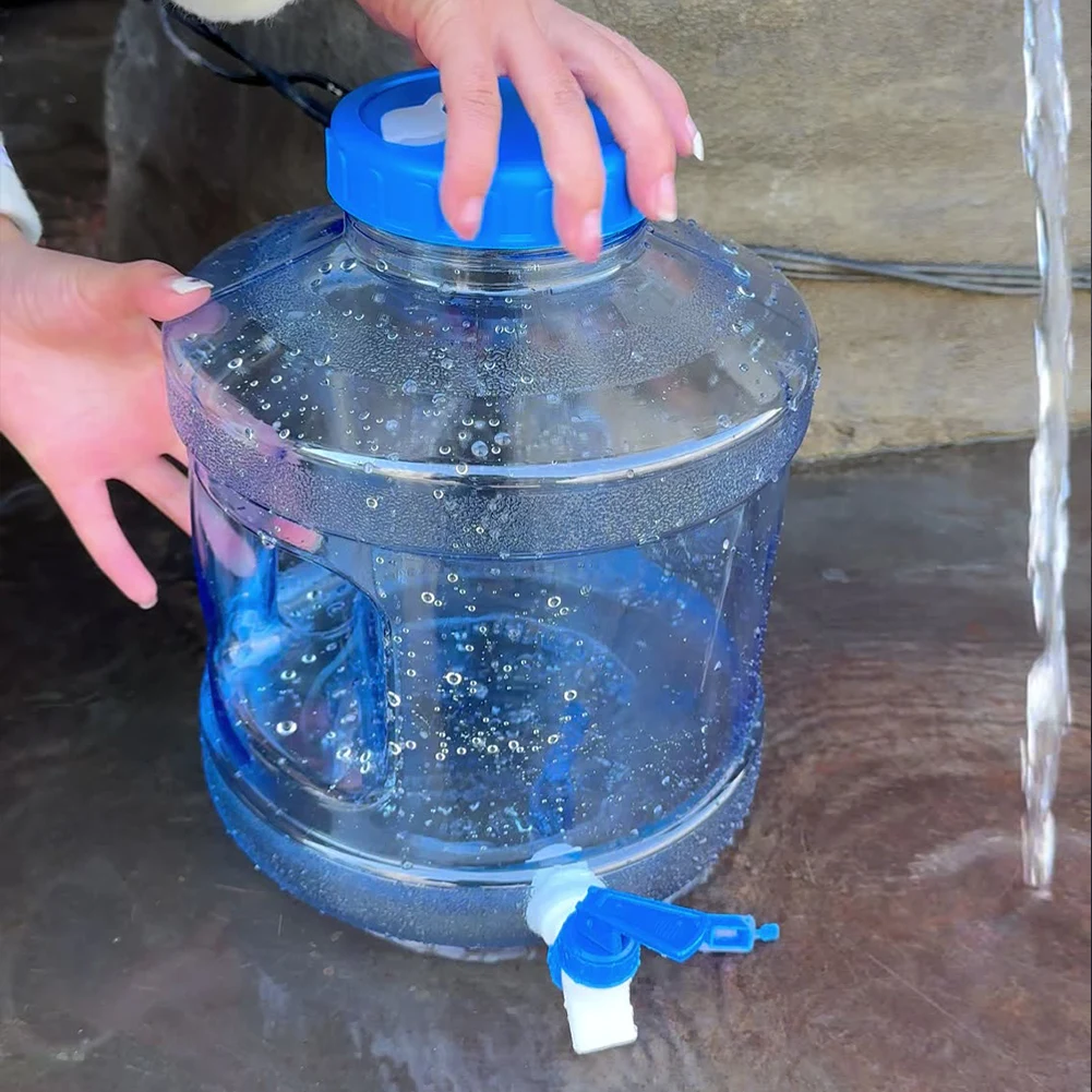 7.5L 휴대용 물 용기 하이킹 자체 운전 투어를위한 수도꼭지 식수 버킷이있는 다기능 물 저장 캐리어